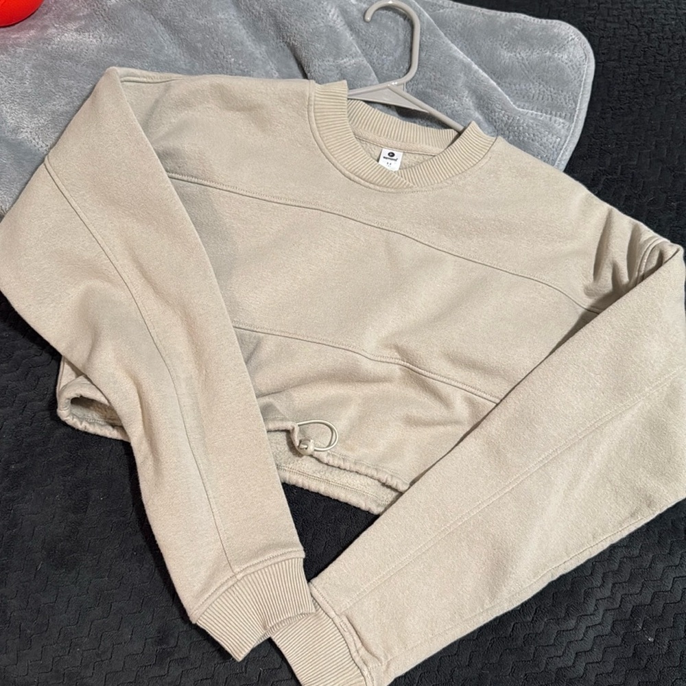Cropped hoodie